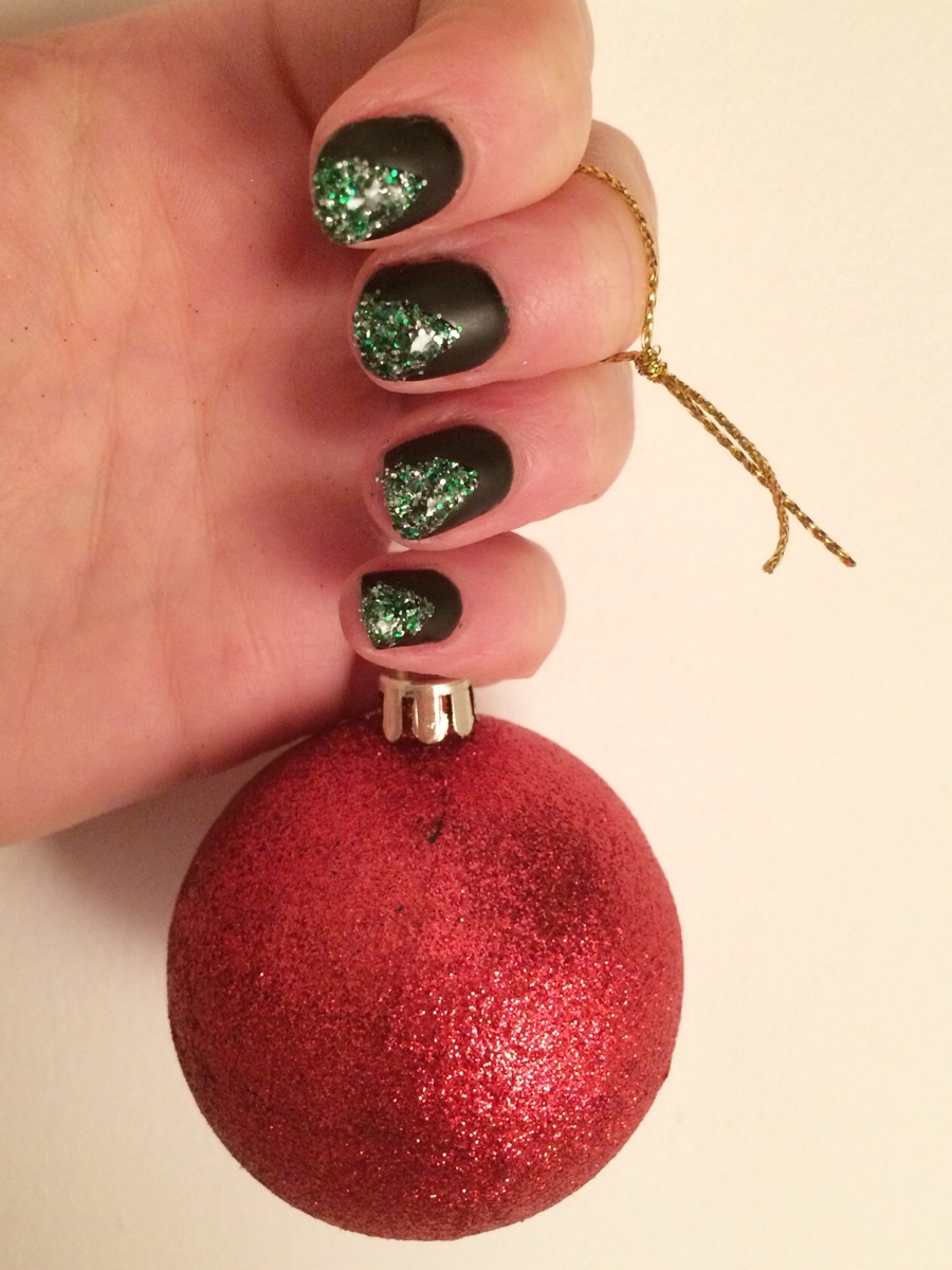 Christmas-tree-nails-Matt-top-coat